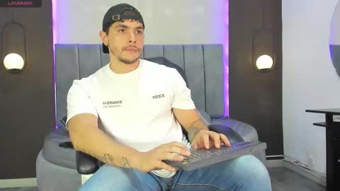 Liam online show from 11/14/25, 09:46