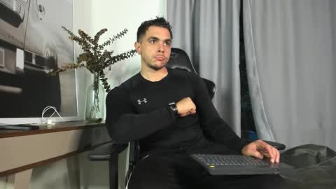 Liam online show from 11/30/25, 10:47