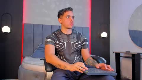 Liam online show from 04/15/26, 12:23