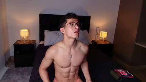 Snapshot of liam_your_boy chatting on 01/13/26, 11:43 Liam online show from 01/13/26, 11:43