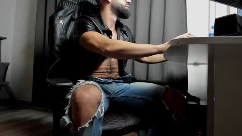 Snapshot of liamaesthetic chatting on 12/08/24, 06:54 Liam online show from 12/08/24, 06:54