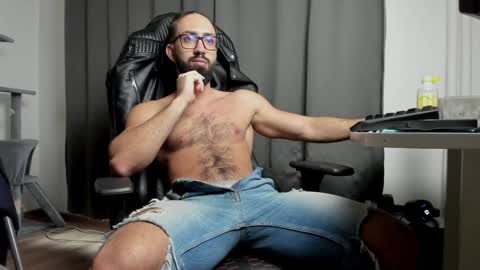 Snapshot of liamaesthetic chatting on 01/30/25, 07:50 Liam online show from 01/30/25, 07:50