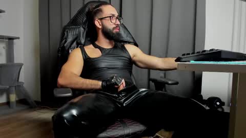 Snapshot of liamaesthetic chatting on 03/01/25, 10:02 Liam online show from 03/01/25, 10:02