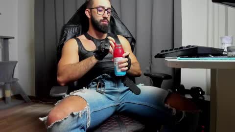 Snapshot of liamaesthetic chatting on 03/02/25, 07:10 Liam online show from 03/02/25, 07:10