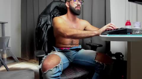 Snapshot of liamaesthetic chatting on 03/02/25, 10:14 Liam online show from 03/02/25, 10:14