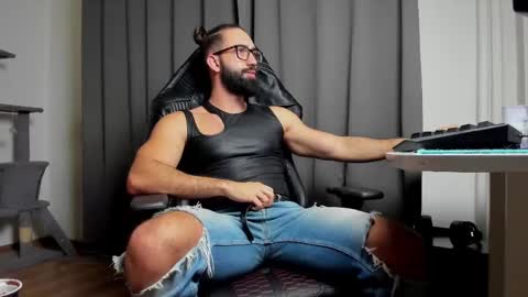 Snapshot of liamaesthetic chatting on 03/02/25, 06:40 Liam online show from 03/02/25, 06:40