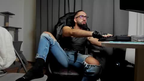 Snapshot of liamaesthetic chatting on 03/05/25, 07:49 Liam online show from 03/05/25, 07:49