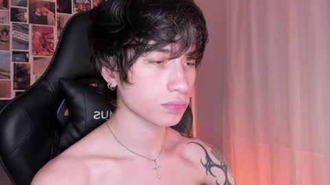 Snapshot of liamelf chatting on 12/27/24, 10:12 Liam online show from 12/27/24, 10:12