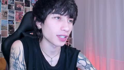 Snapshot of liamelf chatting on 01/06/25, 05:52 Liam online show from 01/06/25, 05:52