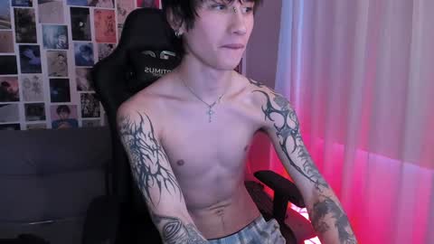 Snapshot of liamelf chatting on 01/18/25, 11:54 Liam online show from 01/18/25, 11:54