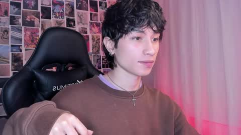 Snapshot of liamelf chatting on 01/25/25, 07:49 Liam online show from 01/25/25, 07:49