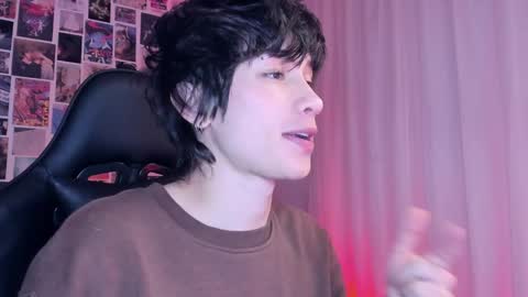 Snapshot of liamelf chatting on 01/26/25, 10:45 Liam online show from 01/26/25, 10:45