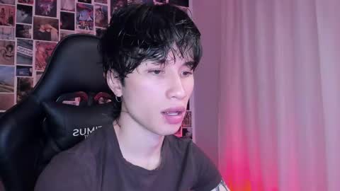 Snapshot of liamelf chatting on 02/13/25, 05:05 Liam online show from 02/13/25, 05:05