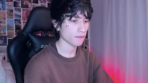 Snapshot of liamelf chatting on 02/15/25, 06:12 Liam online show from 02/15/25, 06:12