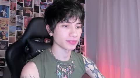 Snapshot of liamelf chatting on 03/05/25, 04:24 Liam online show from 03/05/25, 04:24