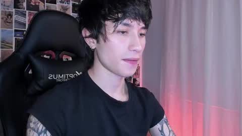 Snapshot of liamelf chatting on 03/06/25, 09:36 Liam online show from 03/06/25, 09:36