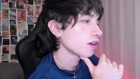 Snapshot of liamelf chatting on 03/11/25, 04:21 Liam online show from 03/11/25, 04:21