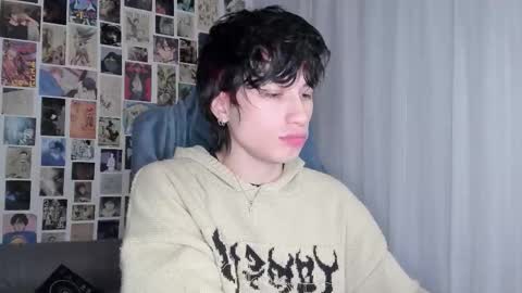 Snapshot of liamelf chatting on 09/17/25, 06:59 Liam online show from 09/17/25, 06:59