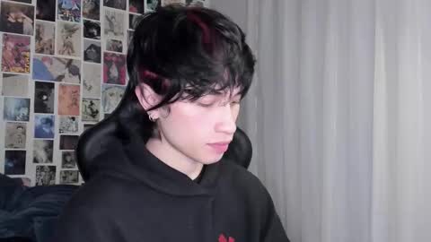 Snapshot of liamelf chatting on 09/19/25, 06:48 Liam online show from 09/19/25, 06:48