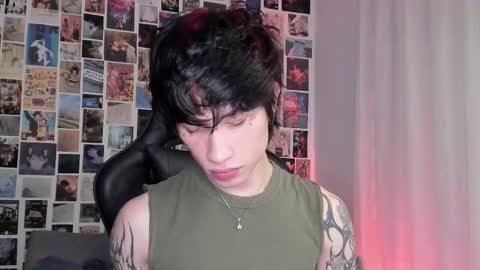 Snapshot of liamelf chatting on 09/20/25, 06:03 Liam online show from 09/20/25, 06:03