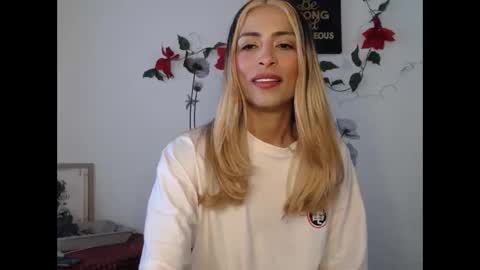 Snapshot of liamiler01_ chatting on 12/19/24, 12:45 Lia Miller online show from 12/19/24, 12:45