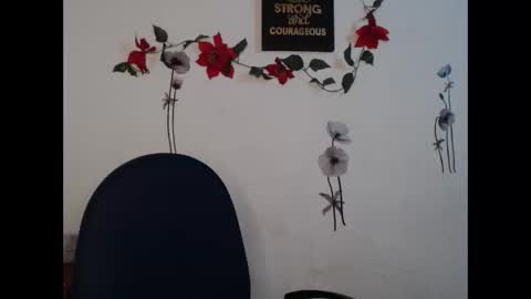 Snapshot of liamiler01_ chatting on 12/20/24, 01:25 Lia Miller online show from 12/20/24, 01:25