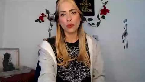 Snapshot of liamiler01_ chatting on 12/20/24, 11:21 Lia Miller online show from 12/20/24, 11:21