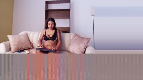 Lia online show from 10/08/25, 12:14