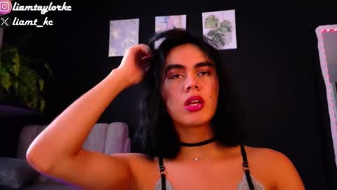 Snapshot of liamtaylor_ chatting on 02/19/25, 12:00 Tell me Liam online show from 02/19/25, 12:00