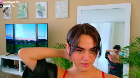 Snapshot of liamtaylor_ chatting on 10/10/25, 07:46 Tell me Liam online show from 10/10/25, 07:46