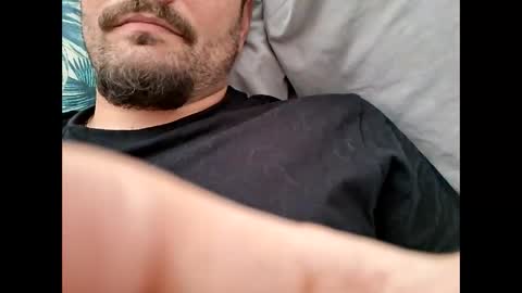 Snapshot of lian5602 chatting on 10/15/25, 12:27 LiamCross online show from 10/15/25, 12:27