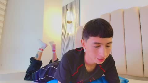 lian_cameron online show from 04/18/26, 04:05