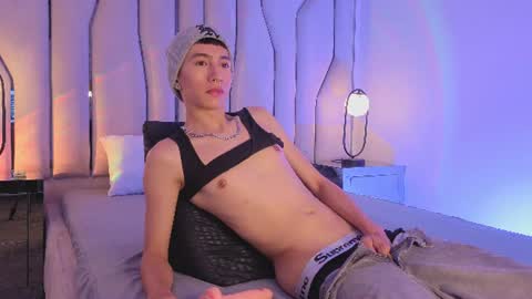 Snapshot of lian_cameron chatting on 06/27/26, 04:28 lian_cameron online show from 06/27/26, 04:28