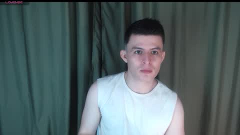 Snapshot of lian_eathan chatting on 10/25/25, 06:43 lian_eathan online show from 10/25/25, 06:43