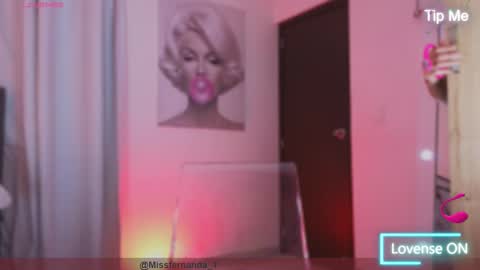 Snapshot of lian_karther1 chatting on 09/24/25, 11:35 missfernanda  X online show from 09/24/25, 11:35