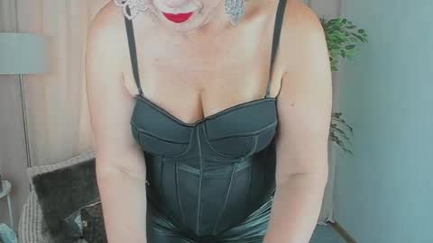 Liana online show from 06/14/26, 07:32
