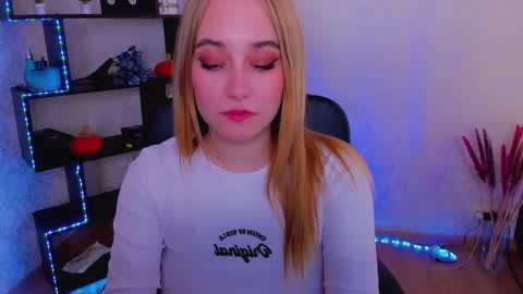 Liana online show from 12/14/24, 01:59