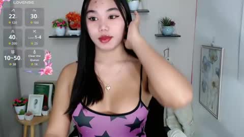 Snapshot of liane_mei chatting on 06/12/26, 12:53 Liane online show from 06/12/26, 12:53