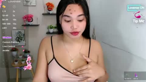 Snapshot of liane_mei chatting on 07/04/26, 04:29 Liane online show from 07/04/26, 04:29