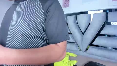 lianfox_ online show from 04/09/26, 12:21