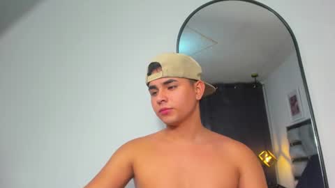 Snapshot of lianfox_ chatting on 06/15/26, 01:35 lianfox_ online show from 06/15/26, 01:35
