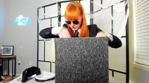 Snapshot of liannalawson chatting on 12/18/24, 01:48 Lianna Lawson online show from 12/18/24, 01:48