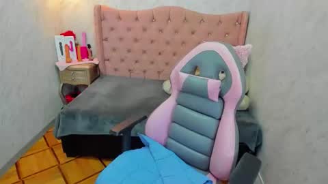 Grace online show from 04/20/26, 02:09