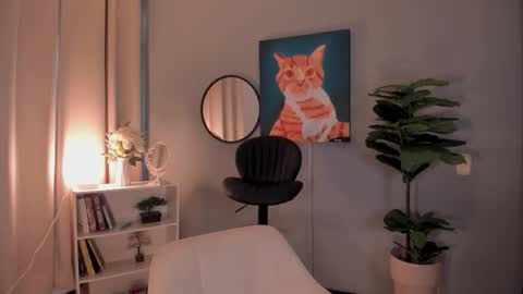 Lia online show from 11/04/25, 12:26