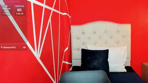 Lia Roberts online show from 12/17/24, 04:11