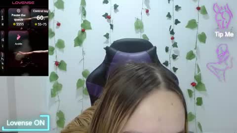 Lia Roberts online show from 04/29/26, 04:27