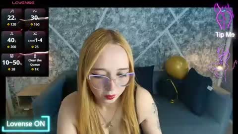 Snapshot of liaroberts1 chatting on 08/03/26, 02:00 Lia Roberts online show from 08/03/26, 02:00