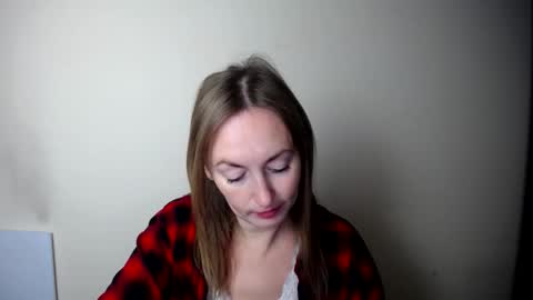 Lia online show from 12/15/25, 09:13