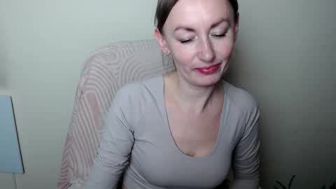 Lia online show from 04/02/26, 12:14