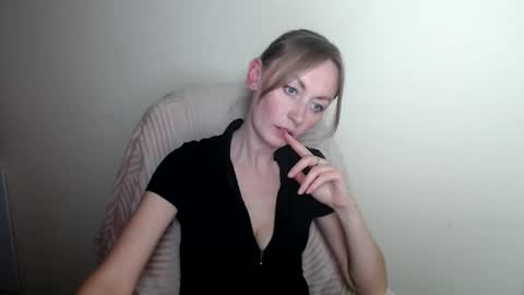 Snapshot of liasais_ chatting on 05/04/26, 01:07 Lia online show from 05/04/26, 01:07
